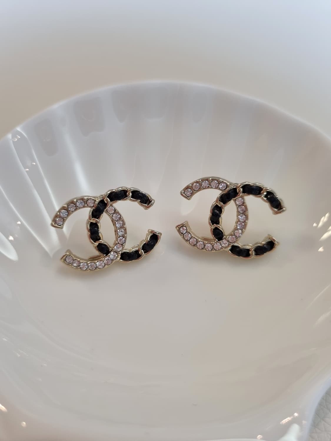 샤넬 가죽체인&크리스탈 CC로고 귀걸이 업사이클링 상품이미지4