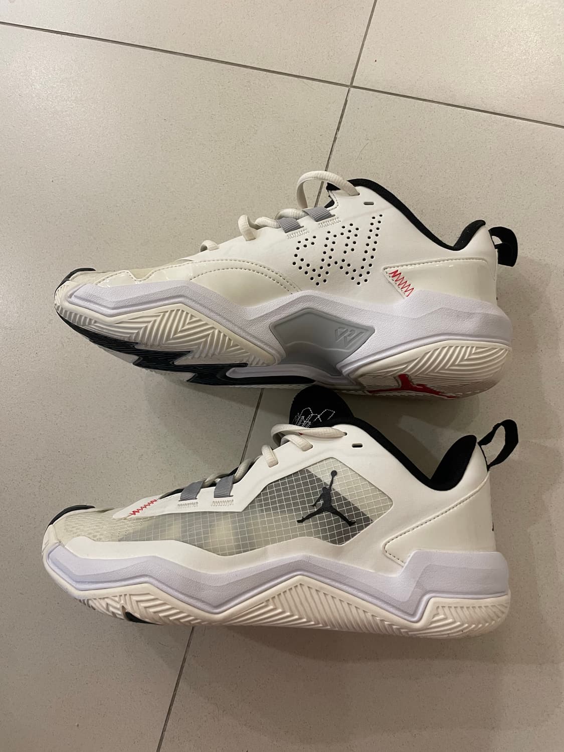 270 조던 원 테이크 4 PF 세일 블랙 상품이미지3