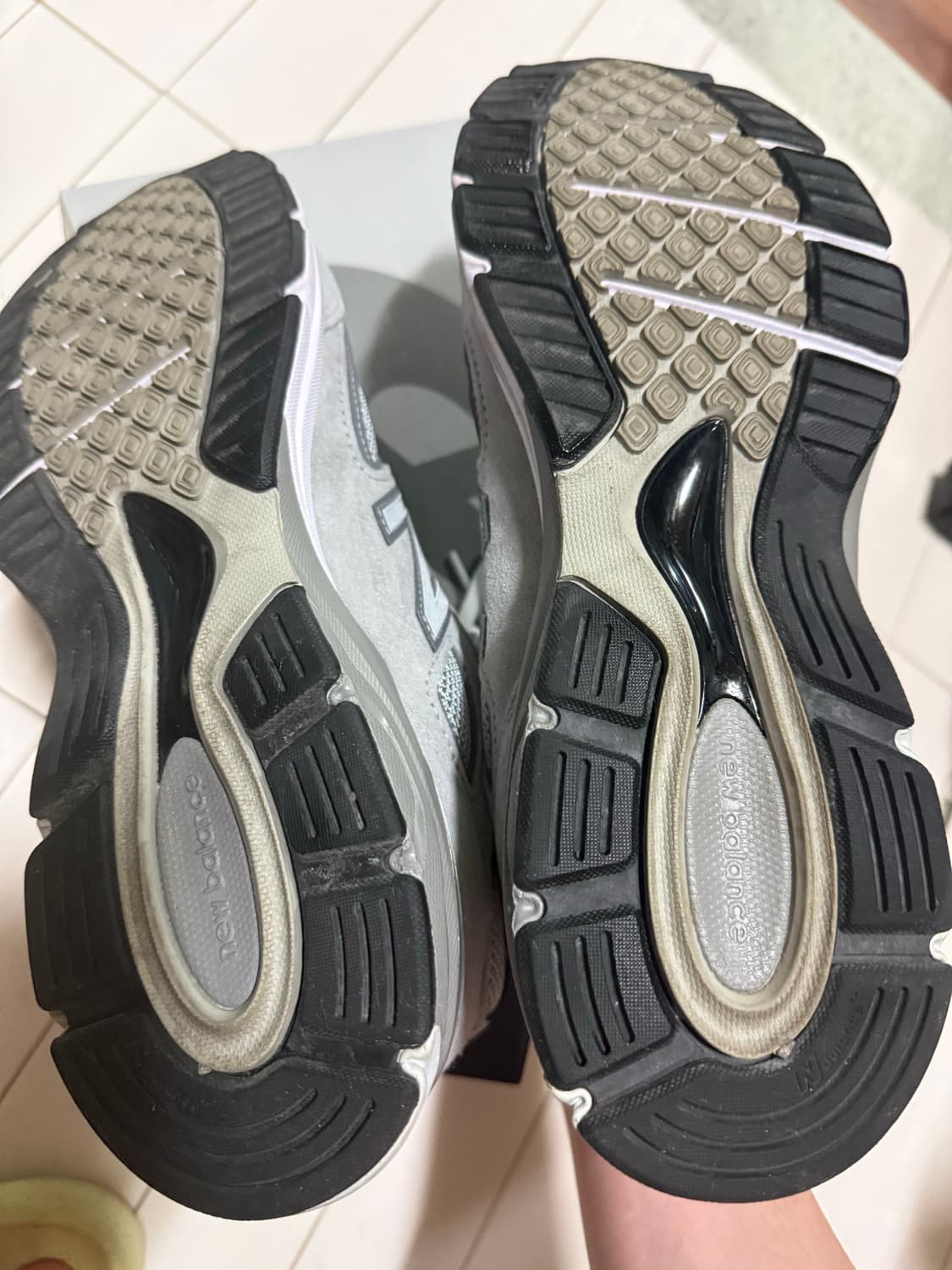 뉴발란스 990v4 그레이 275 상품이미지9