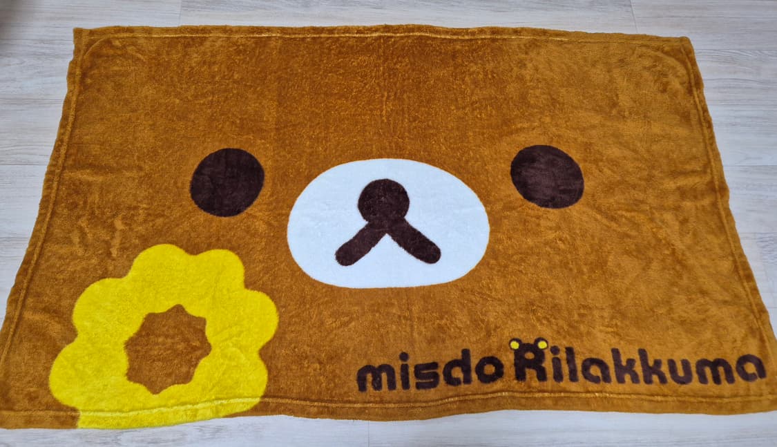 빈티지 고전 san-x 산엑스 리락쿠마 미스터 도넛 콜라보 담요 상품이미지3