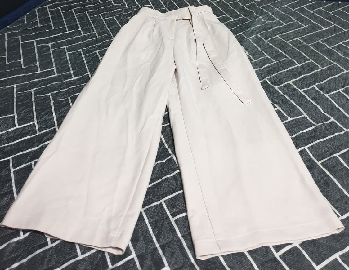 코코마티니 반밴딩 핀턱 벨티드 와이드 팬츠 아이보리 (24~26) 상품이미지1