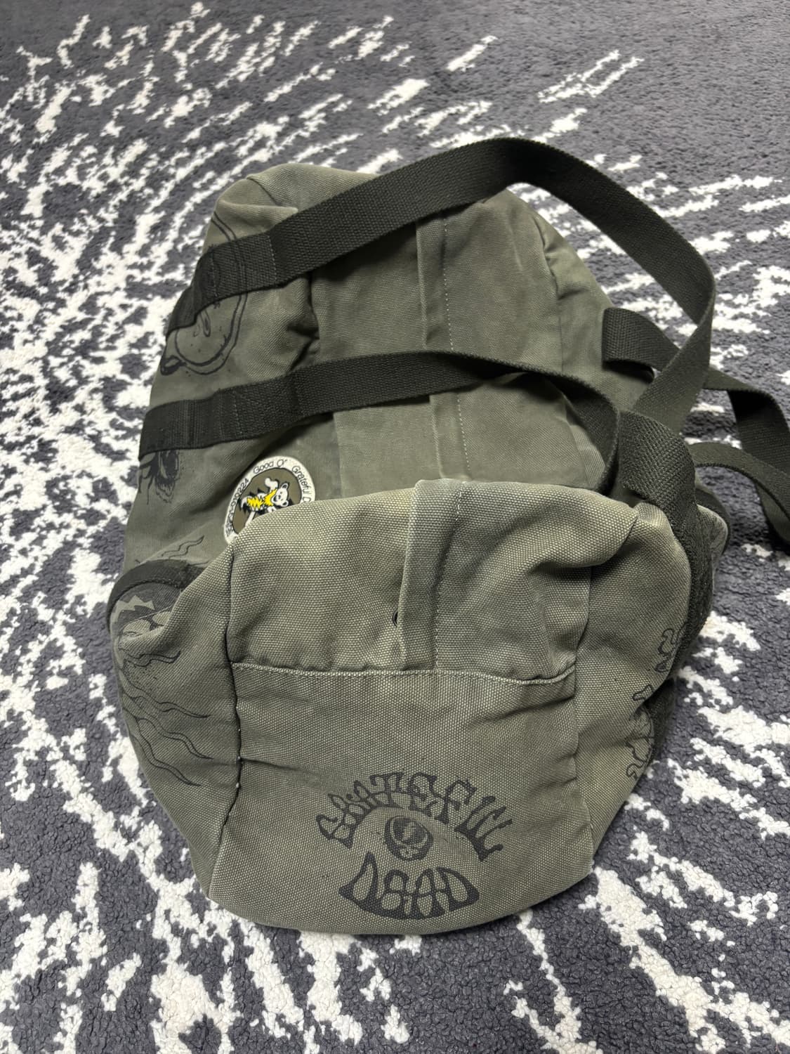 디스이즈네버댓 x 그레이트풀 데드 아이코노그래피 더플백 올리브 드랩 상품이미지4