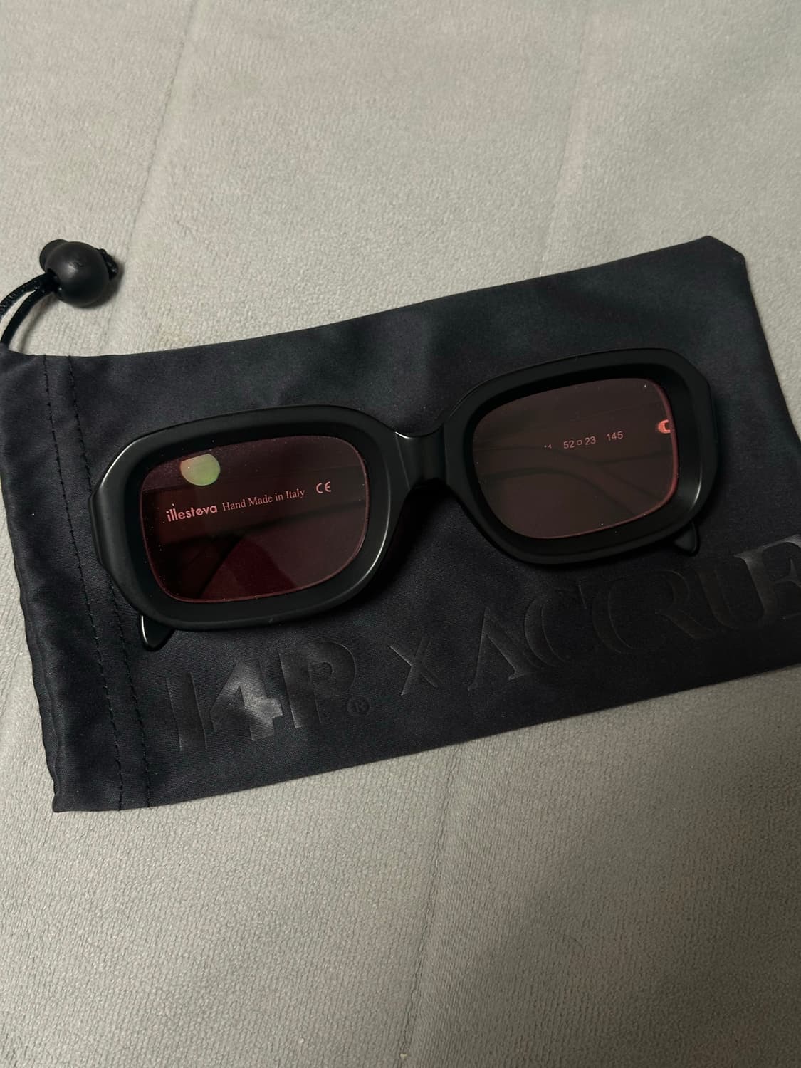 일레스테바 바이닐 선글라스 (기리보이 착용) 상품이미지1