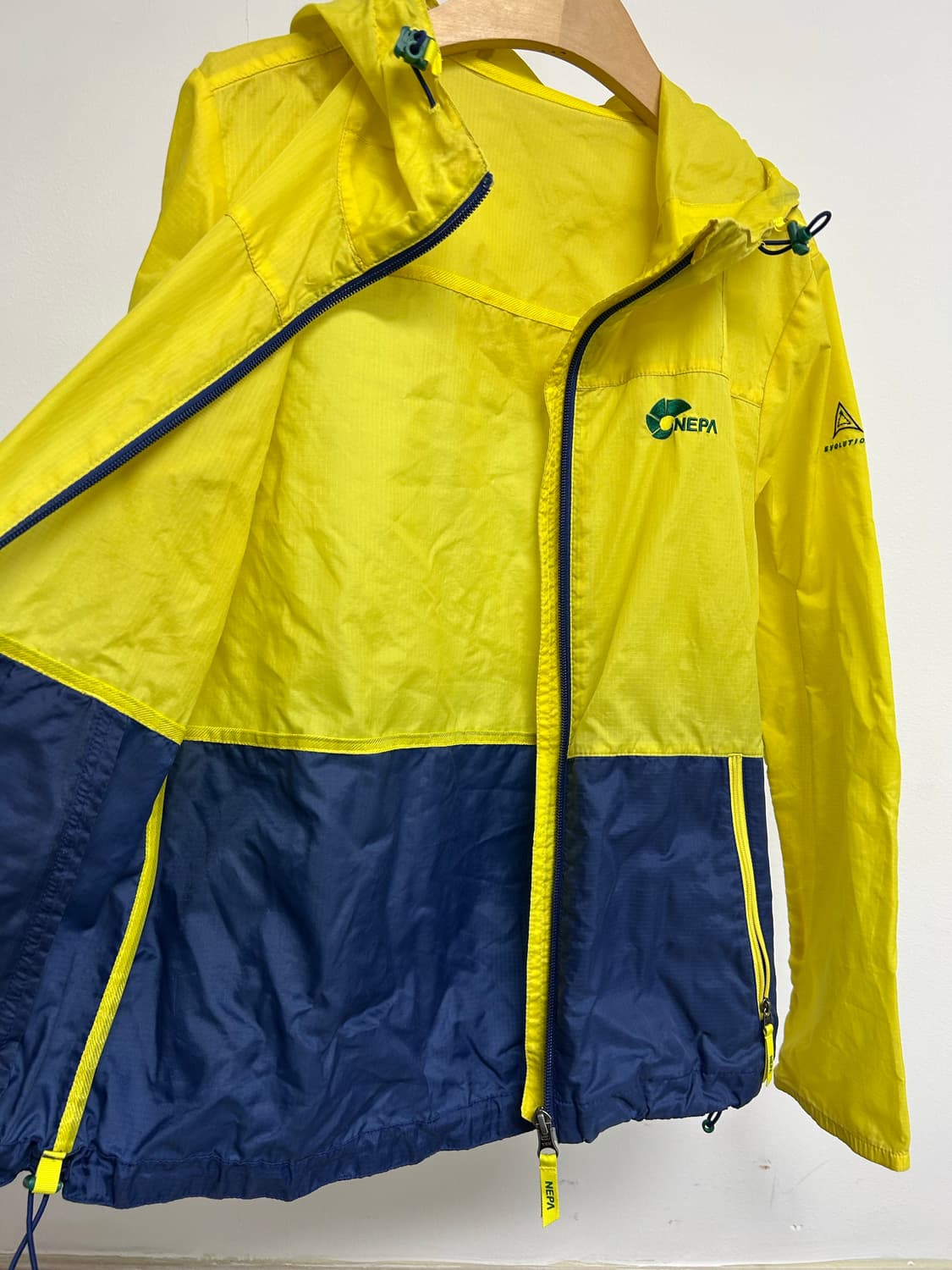 네파 바람막이 90 상품이미지4