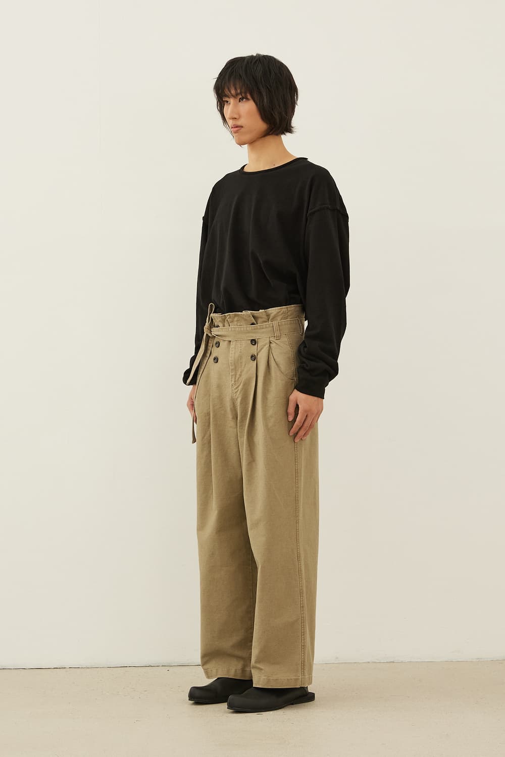 나아나나 Pleats Belted Pants - Beige 상품이미지3