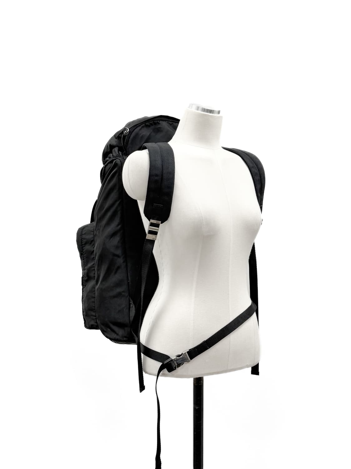 프라다 V136 나일론 멀티포켓 백팩 상품이미지1