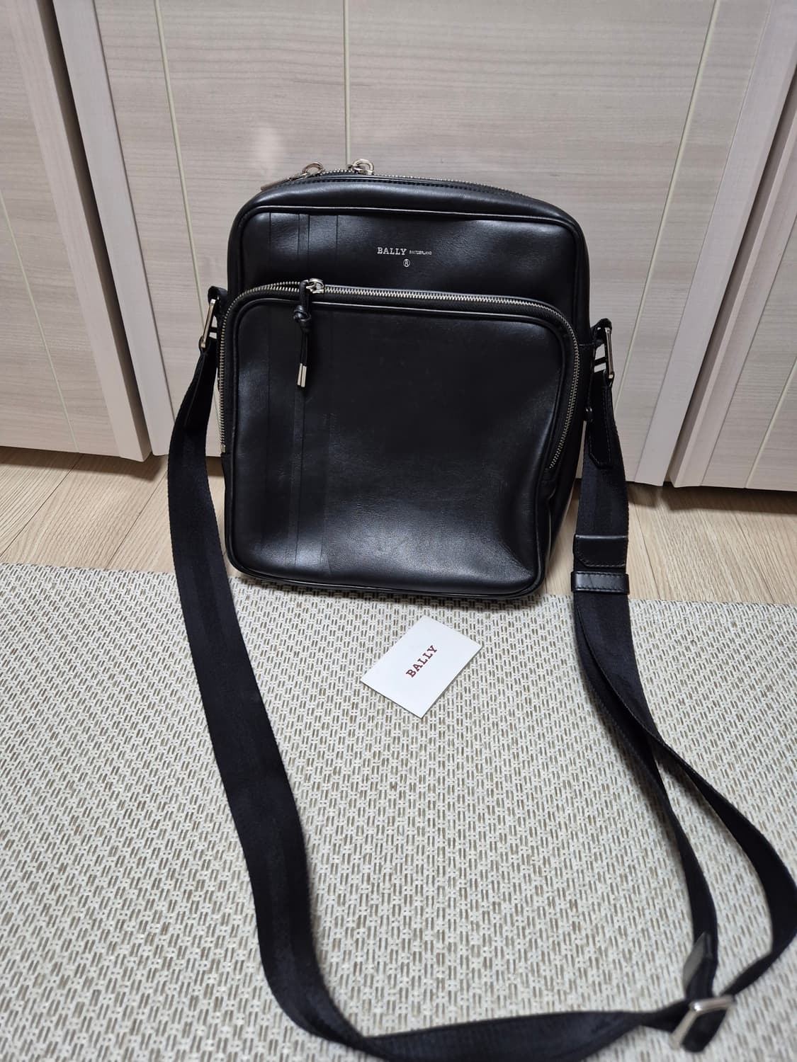 (정품) Bally 발리 블랙 가죽 크로스백 메신져백 상품이미지2