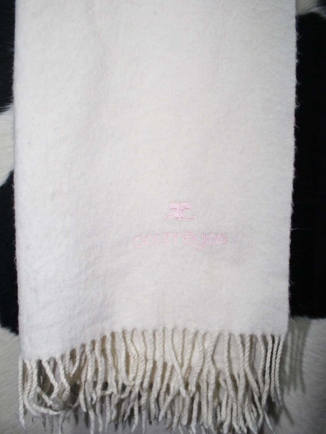 꾸레쥬 화이트 머플러 상품이미지4