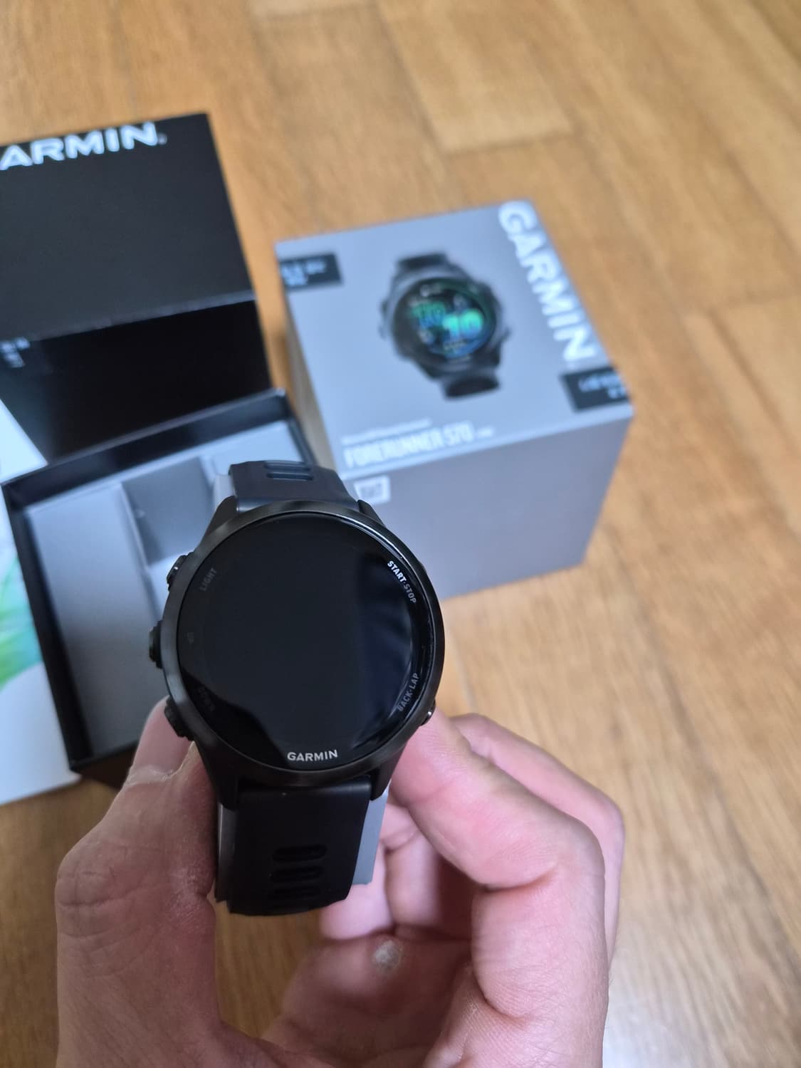 가민 포러너570 블랙 42mm 단순개봉 상품이미지4