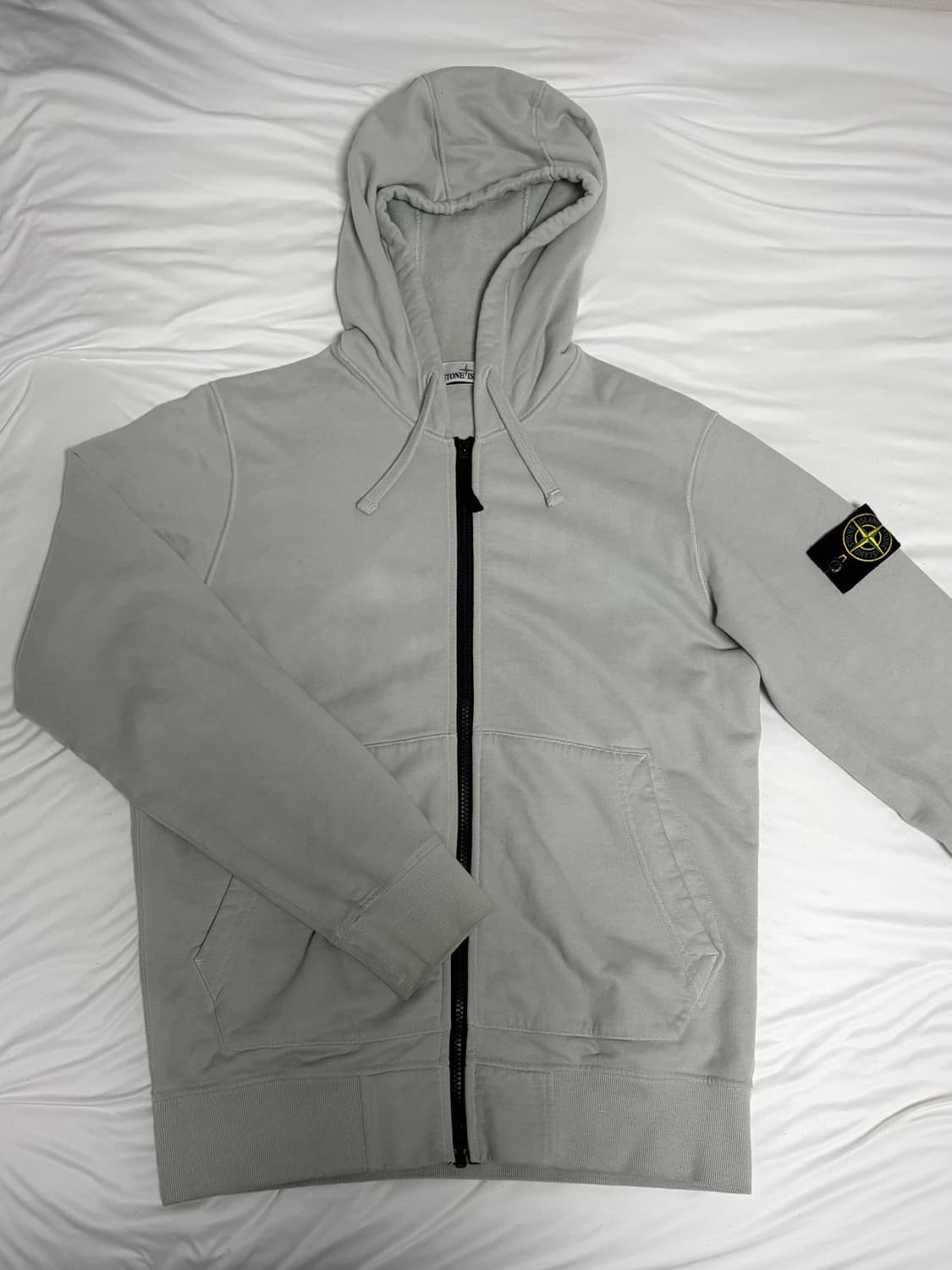 스톤아일랜드 후드집업 그레이 95M 정품 상품이미지1