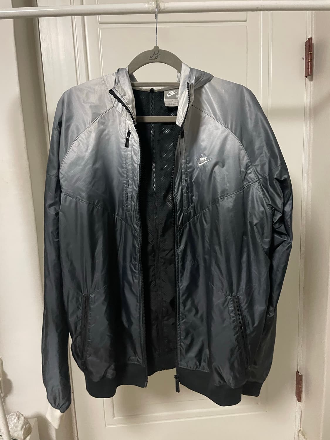 나이키 그라데이션 윈드러너 바람막이 상품이미지2