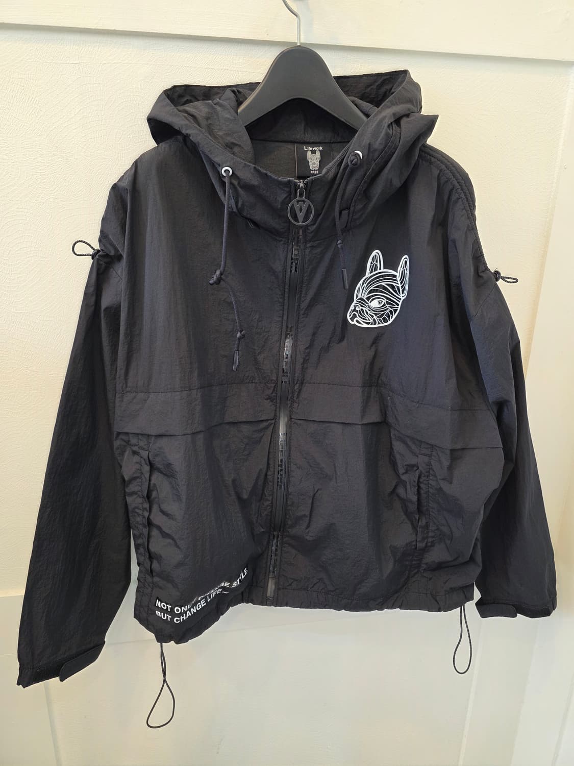 라이프워크 로고 드로 스트링 윈드브레이커 블랙 바람막이 후드 집업 상품이미지3