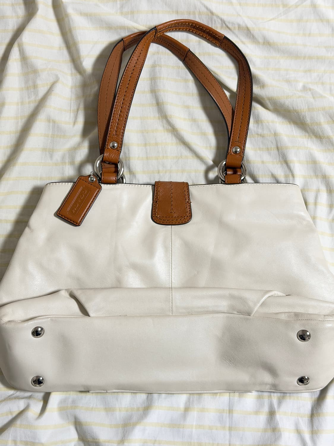 코치 아이보리 숄더백 상품이미지2