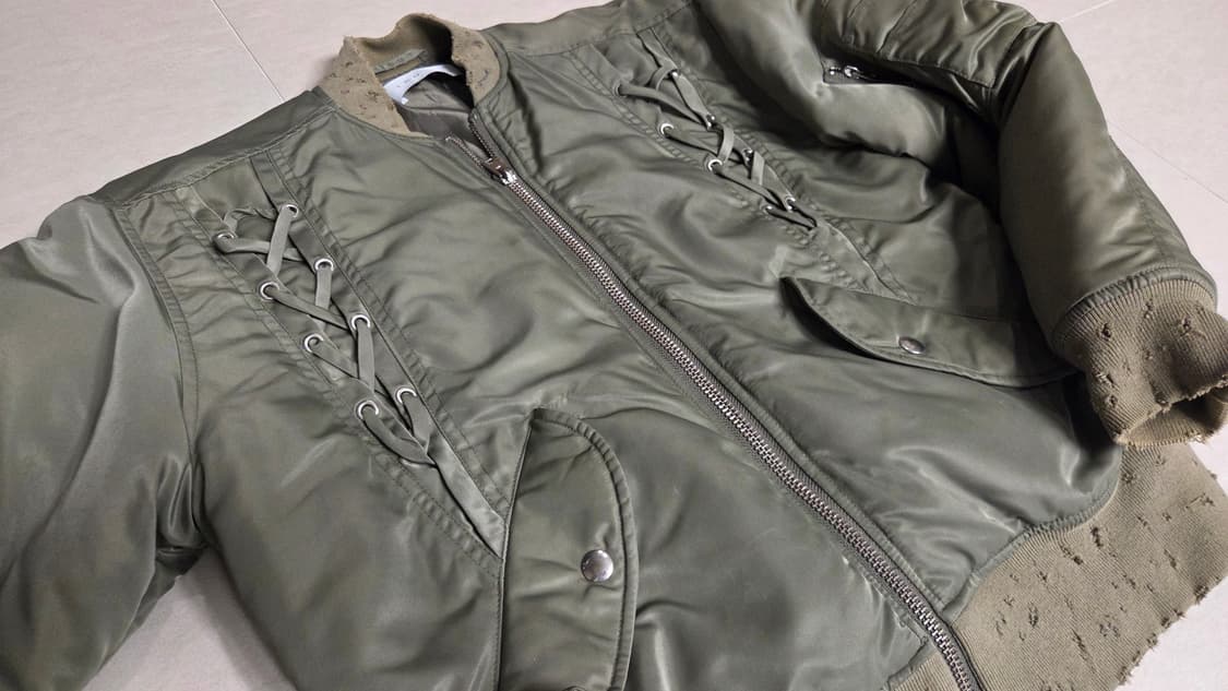 이로 (IRO) 아틸라 레이스업 봄버 항공 점퍼  상품이미지3