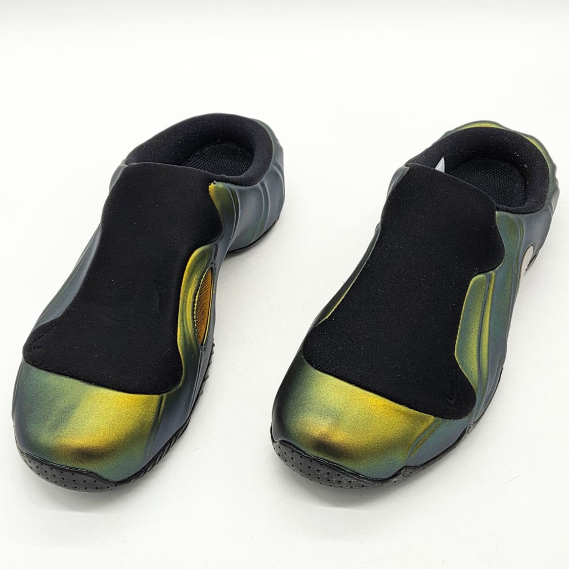 나이키 클로그포짓 블랙 앤 메탈릭 골드 (260) 상품이미지1