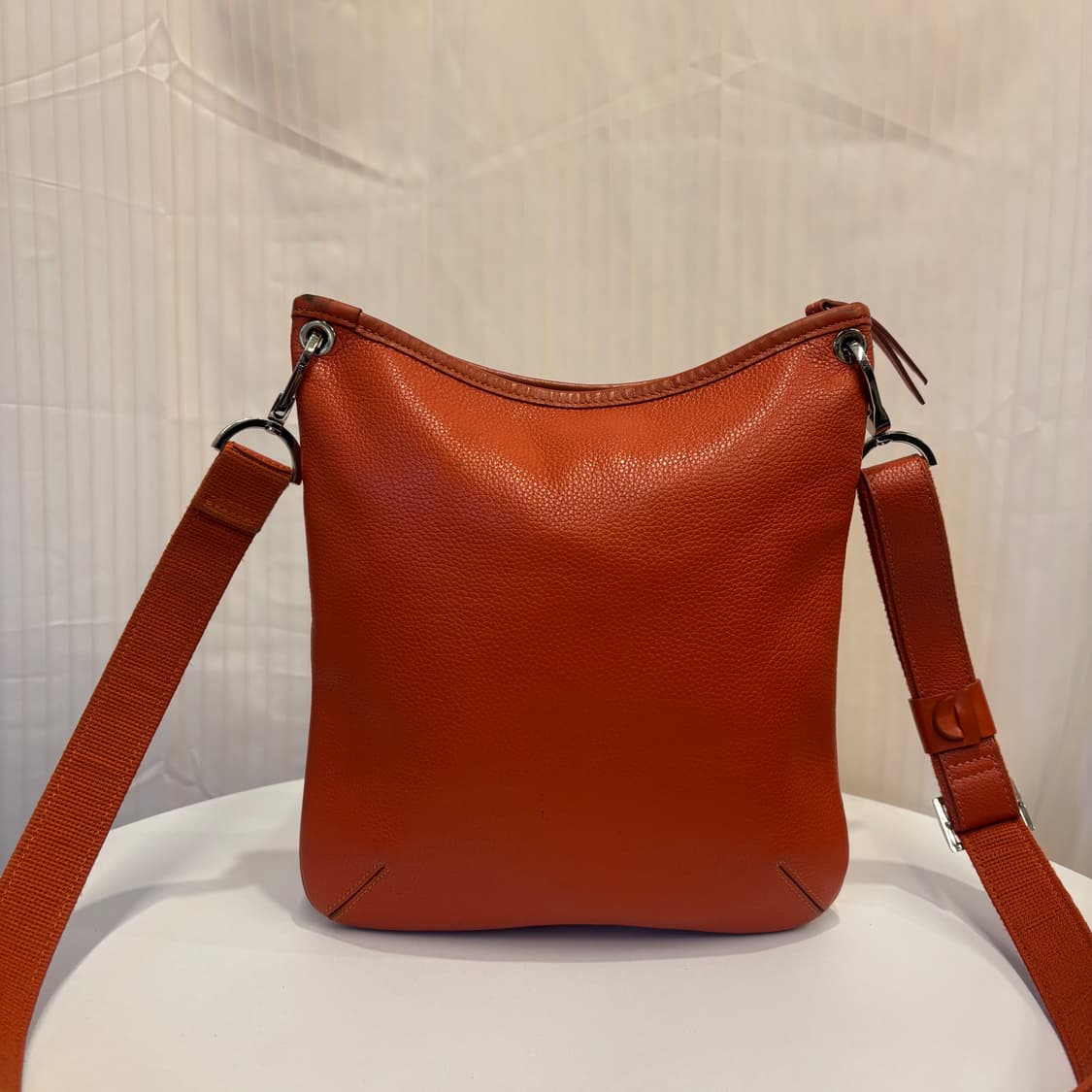 정품 롱샴 가죽 크로스백     상품이미지5