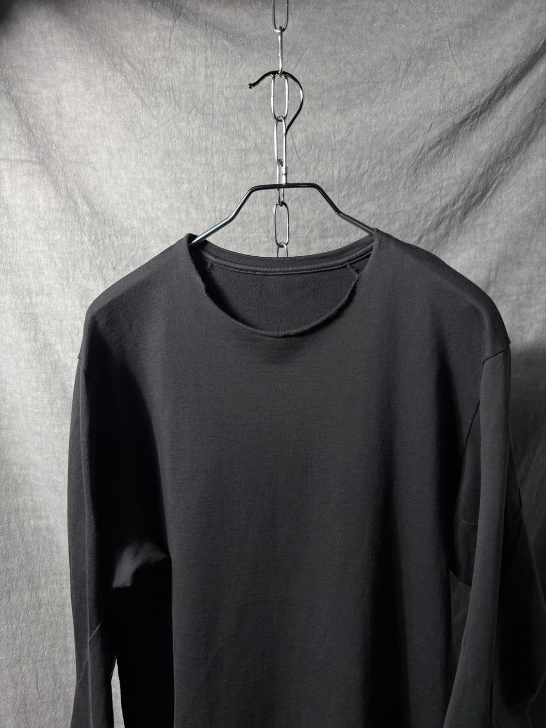 DEVOA Long Sleeve Layered Cut Top  상품이미지4
