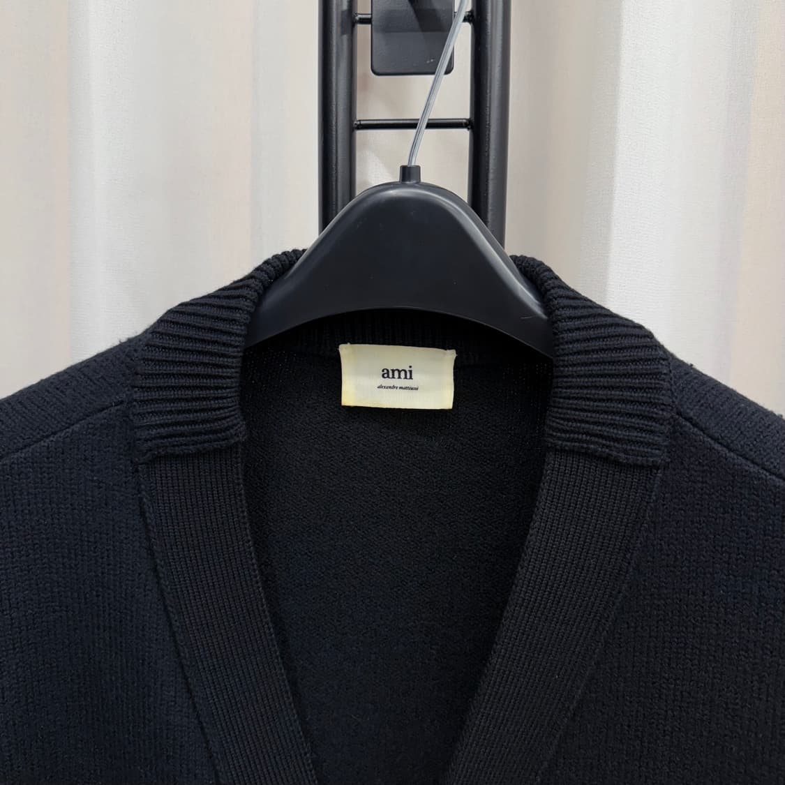 [L/백화점판] 아미 빅하트 로고 가디건 블랙 상품이미지3