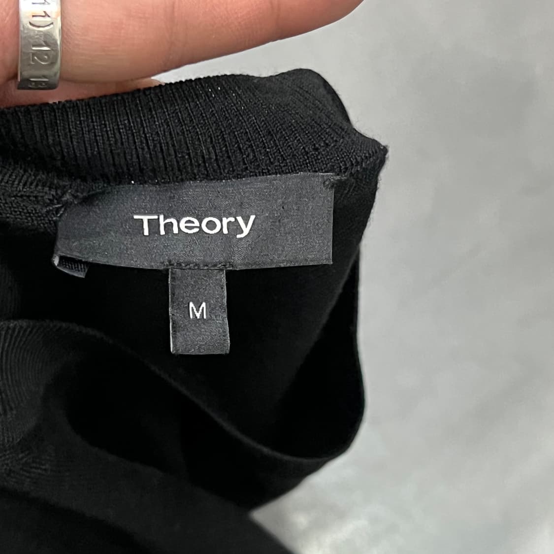  띠어리 미니멀 울 니트 y14414 상품이미지5