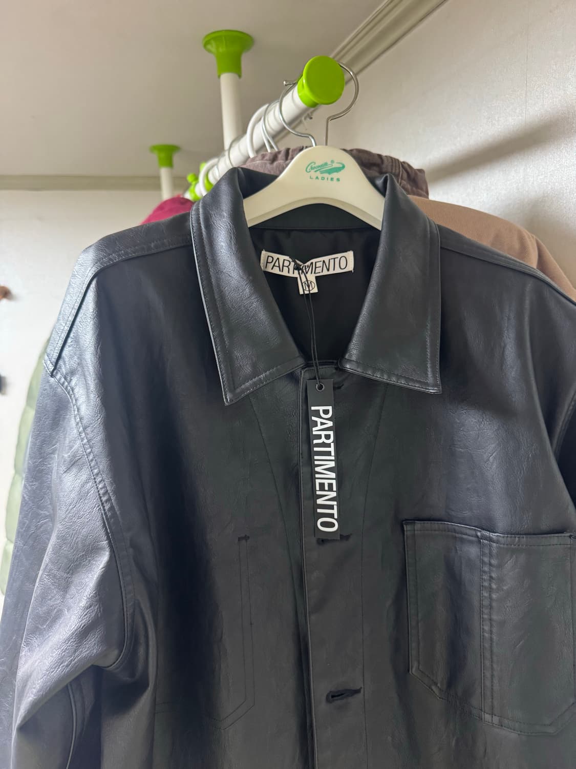 파르티멘토 빈티지 워시드 레더 카 코트 블랙 상품이미지2