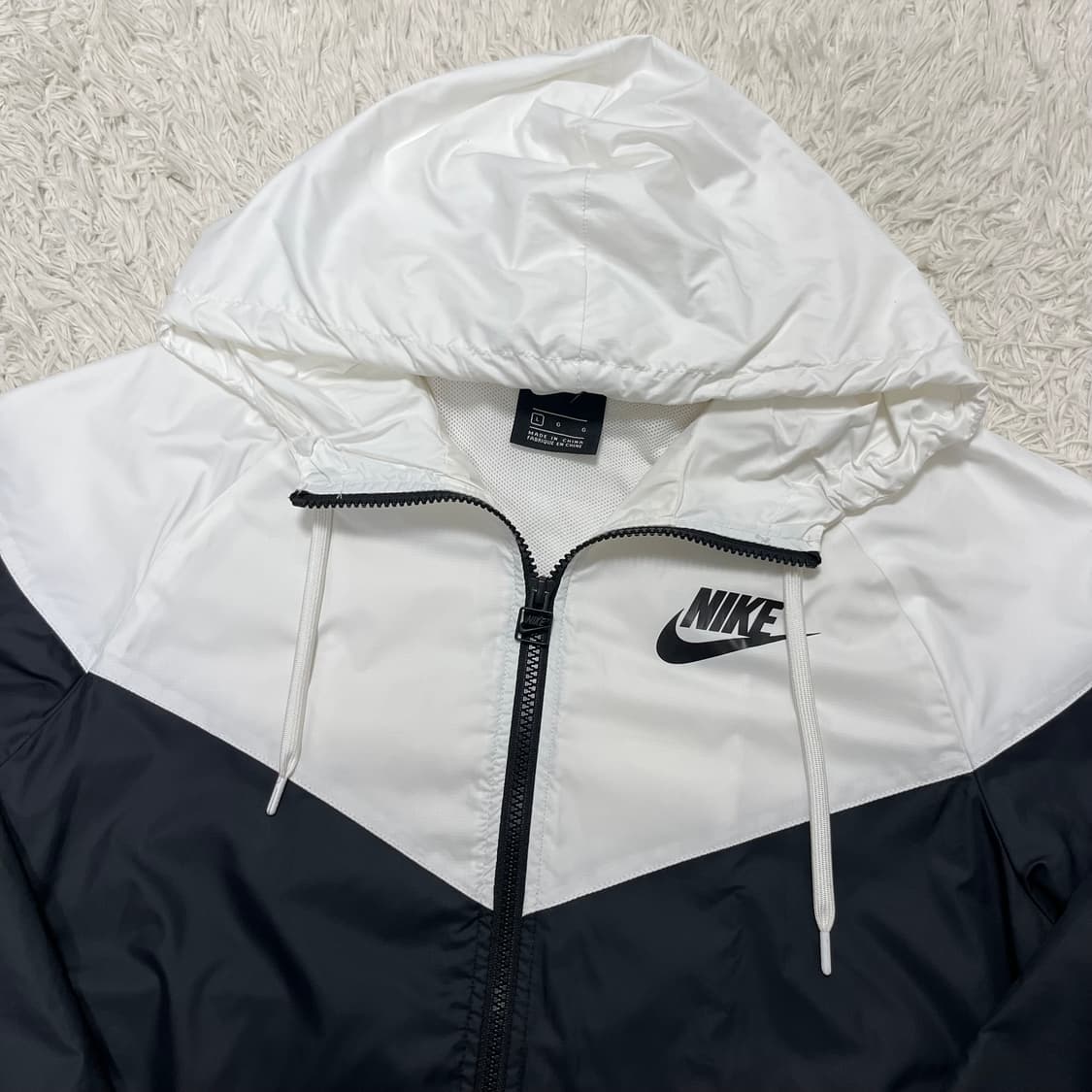 Nike black white Windrunner windbreaker 상품이미지5