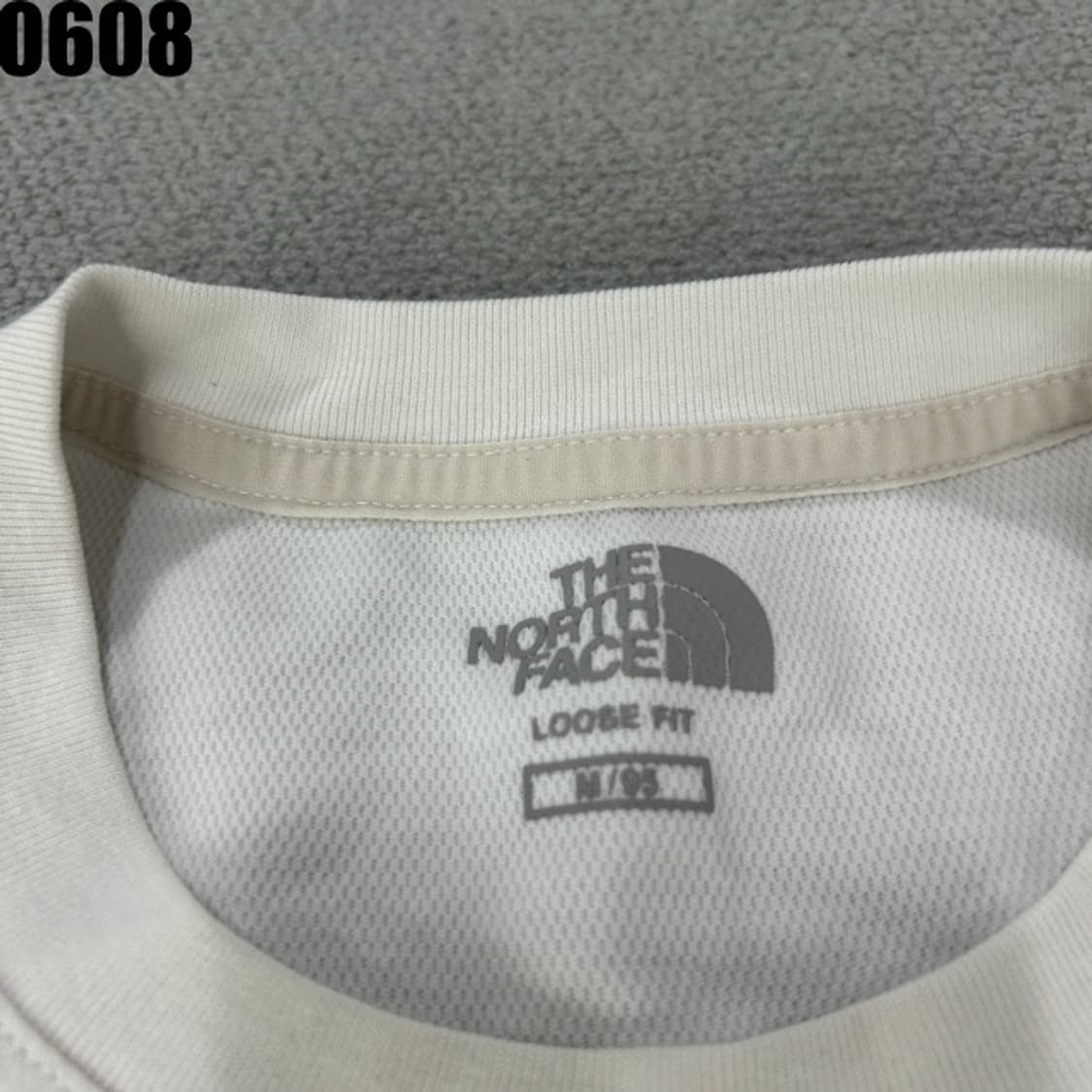 노스페이스 화이트 반팔티  상품이미지2