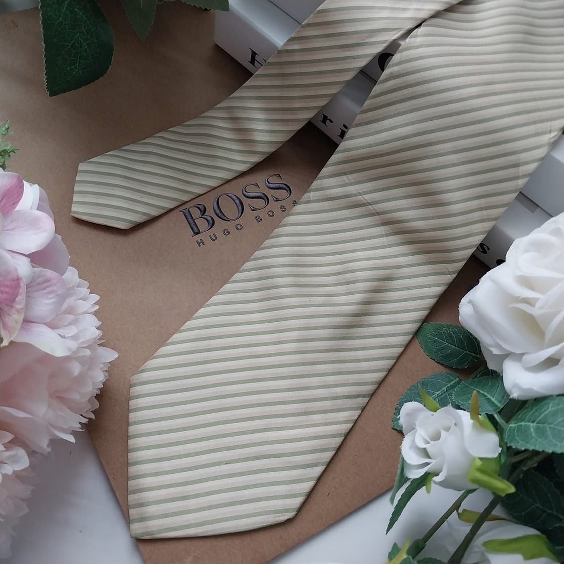 휴고 보스 실크 베이지 스트라이프 넥타이 9.4cm A등급 K1034
 상품이미지3