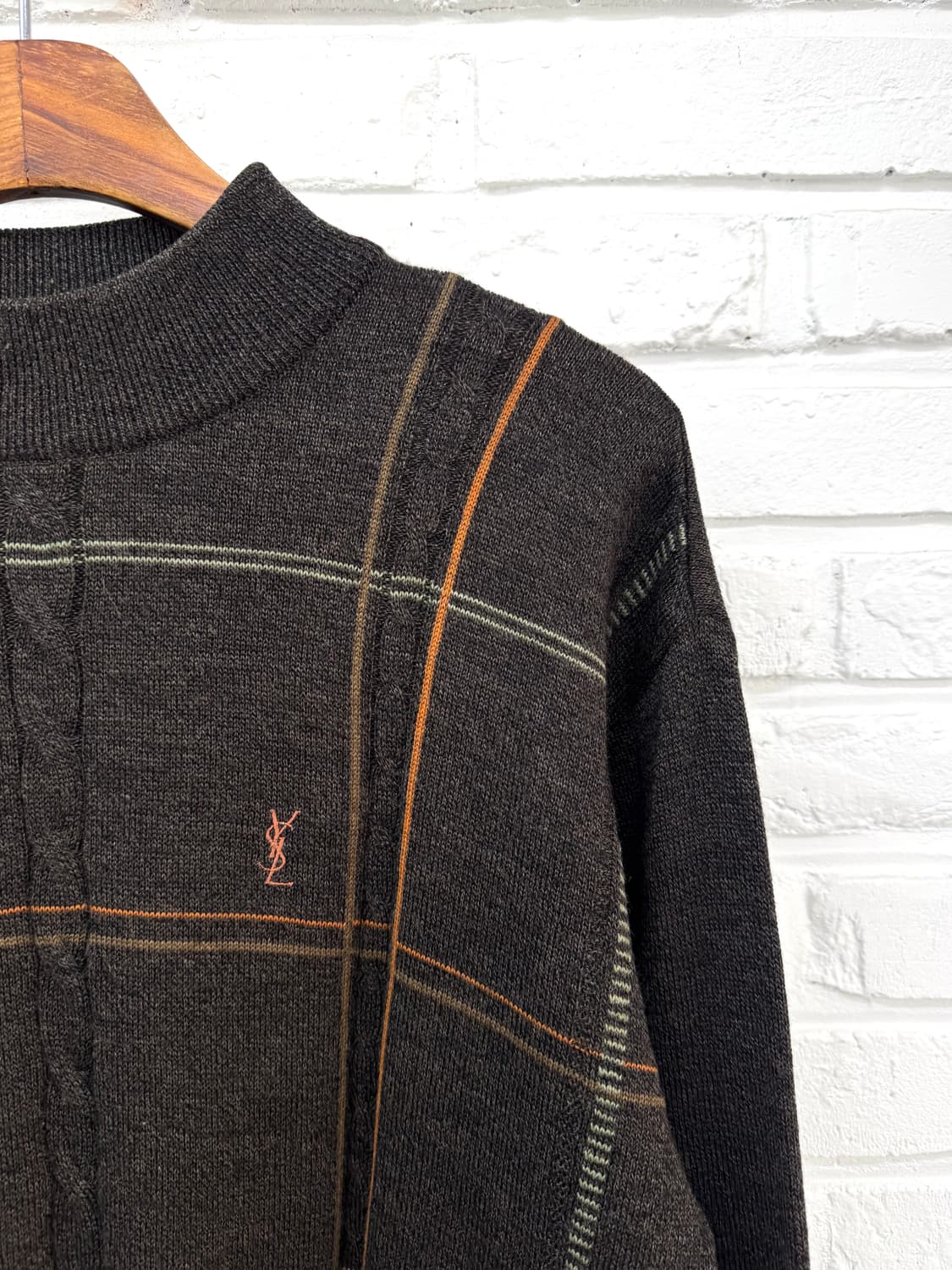 입생로랑 브라운 체크 니트  상품이미지4