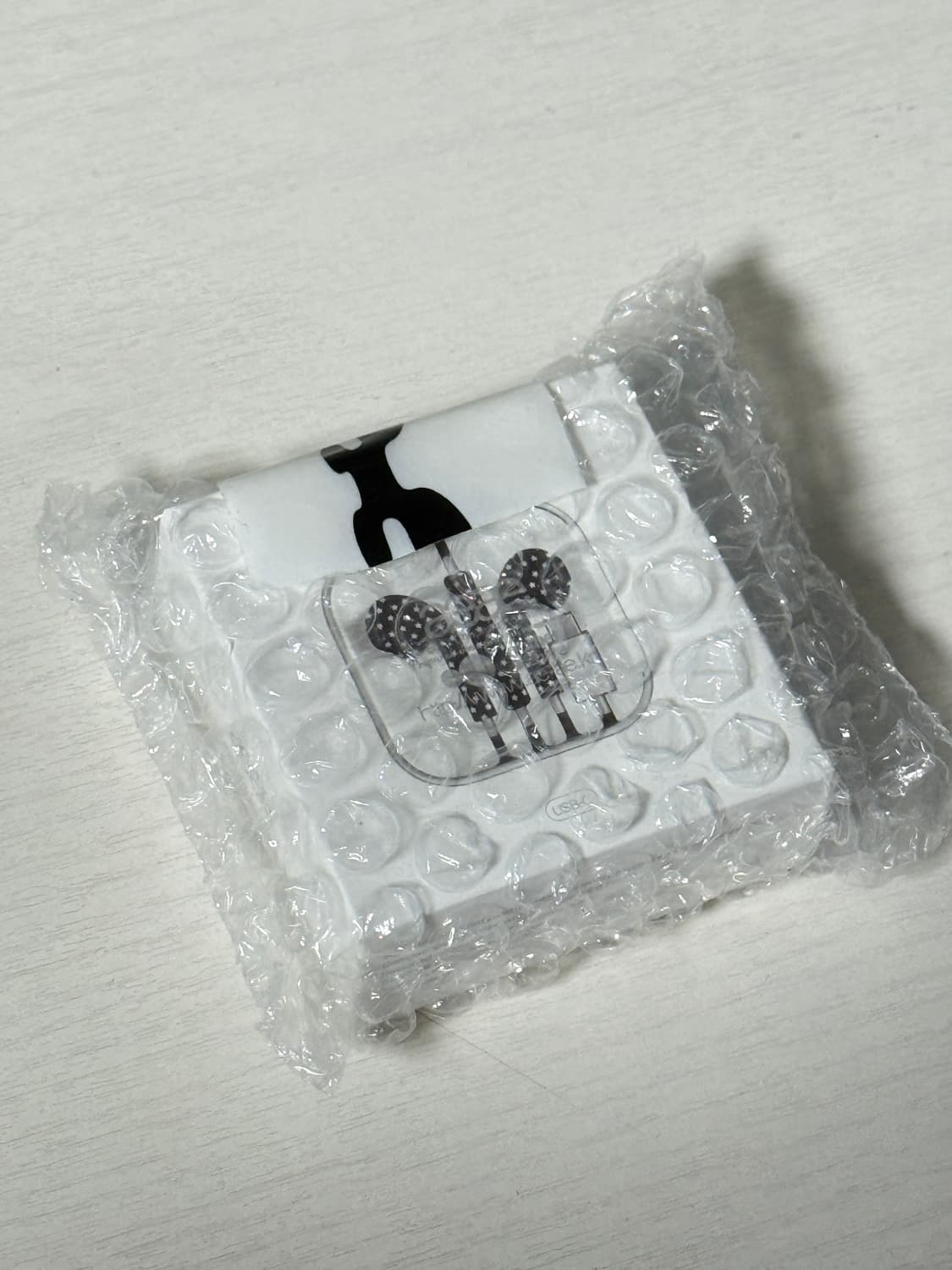 aeae 블랙 이어폰 미개봉 새상품 상품이미지1