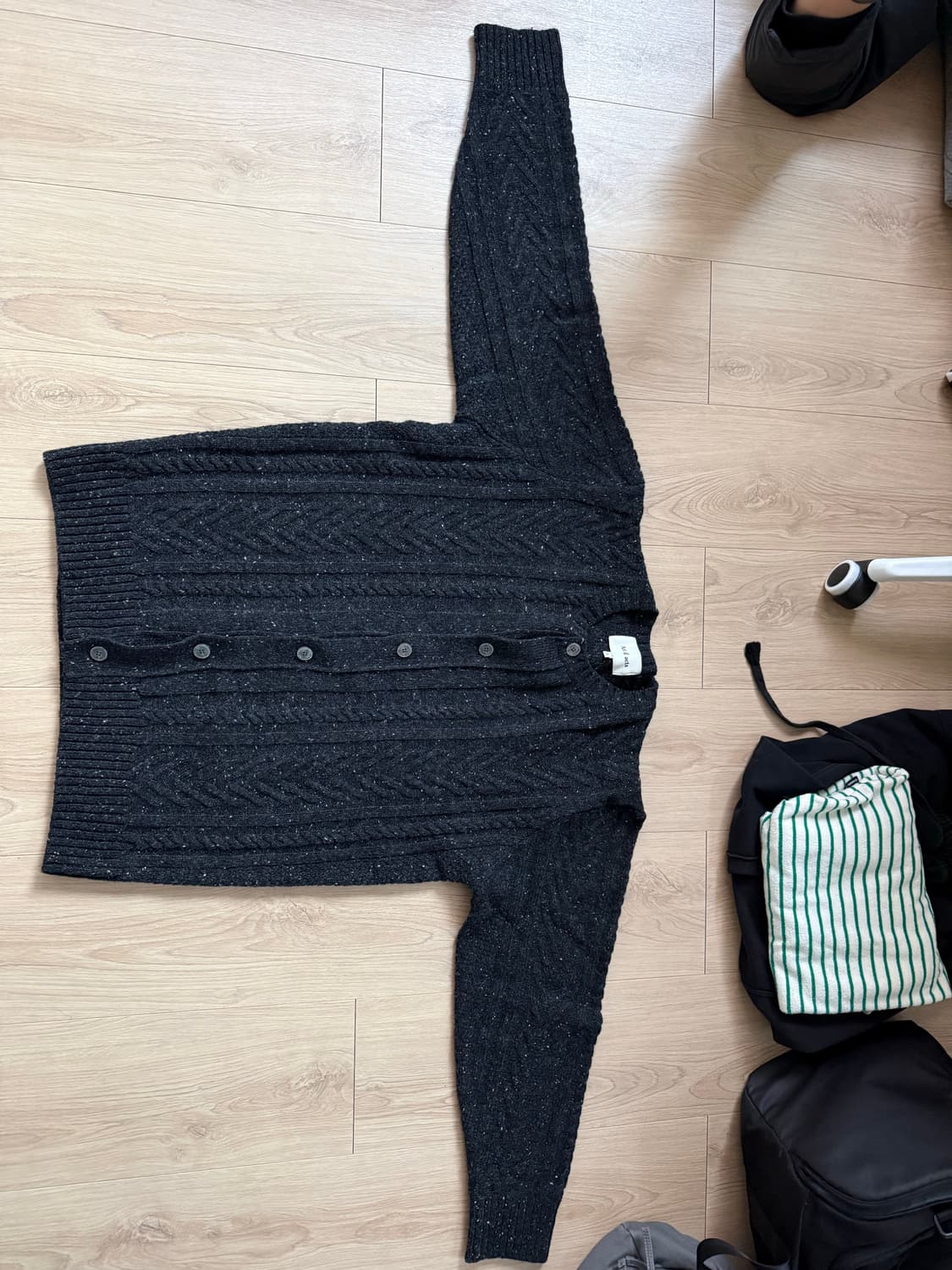 Fisherman Cable Cardigan_Choco Charcoal 상품이미지2