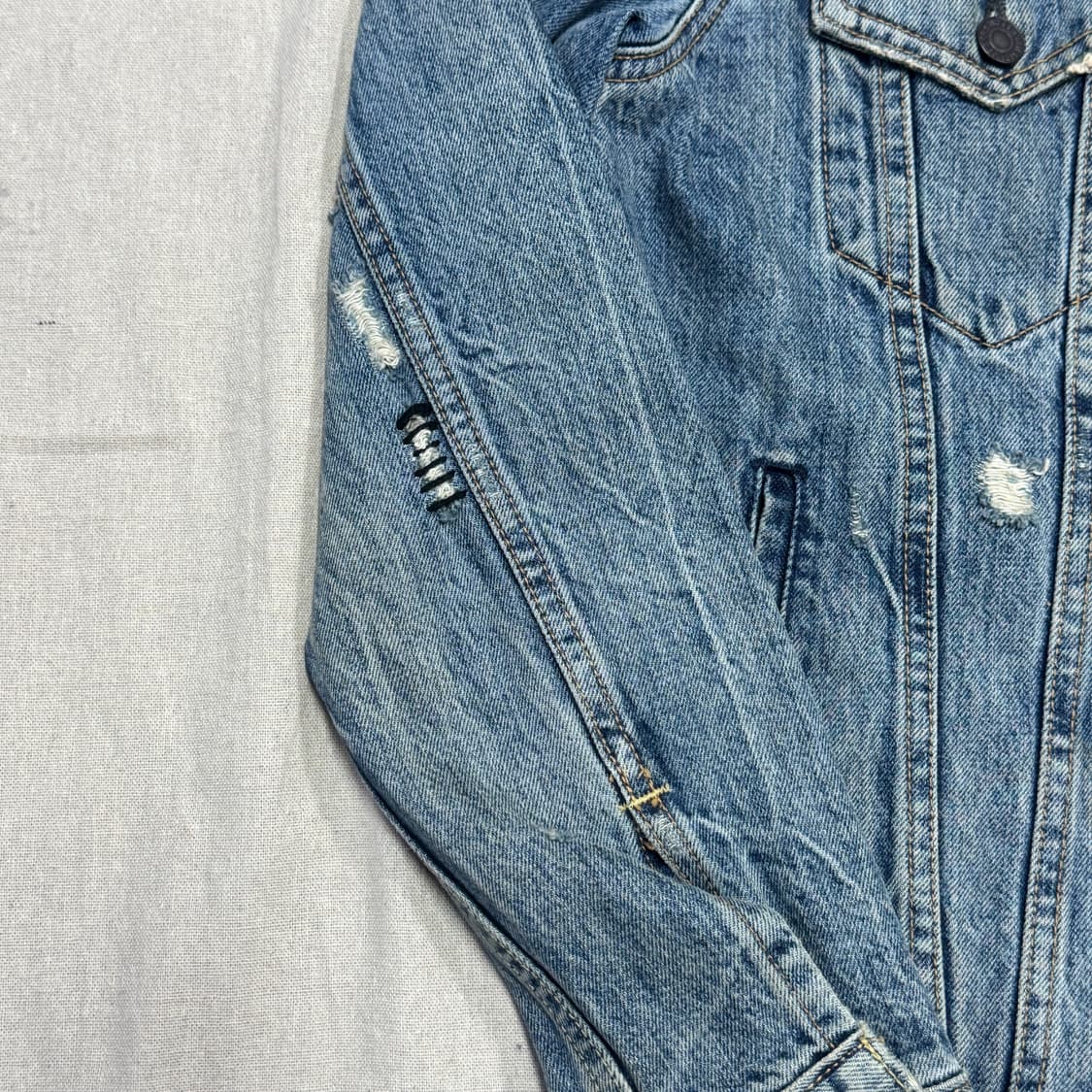 리바이스 하와이 배색카라 데미지 데님자켓 S 상품이미지4