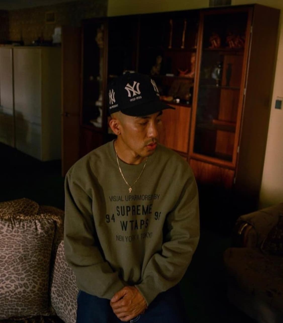 슈프림 x 더블탭스 맨투맨 블랙 Lsize 상품이미지1