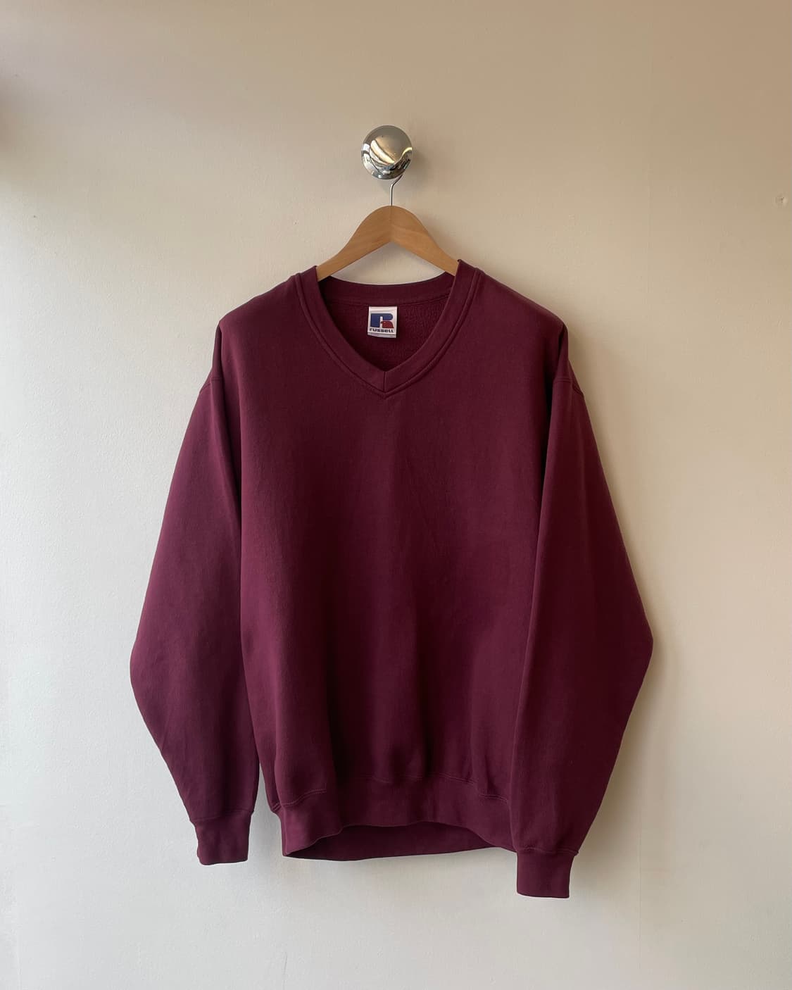Russell v-neck plain sweatshirt 러셀 스웻셔츠 상품이미지2