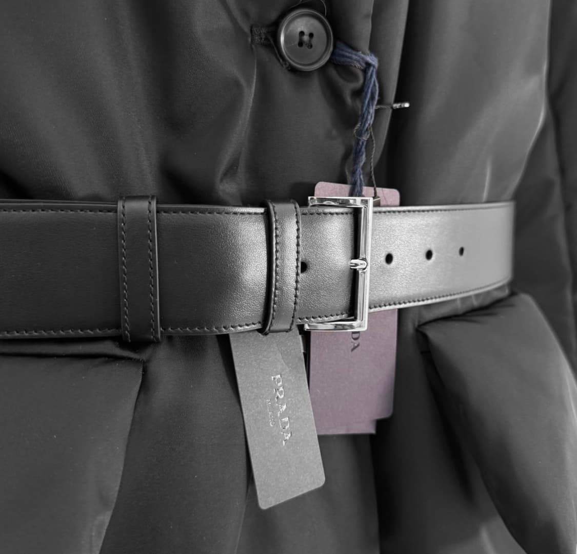 [38] 프라다 여성 리나일론 삼각로고 다운 벨트 롱 패딩 코트 블랙 상품이미지6