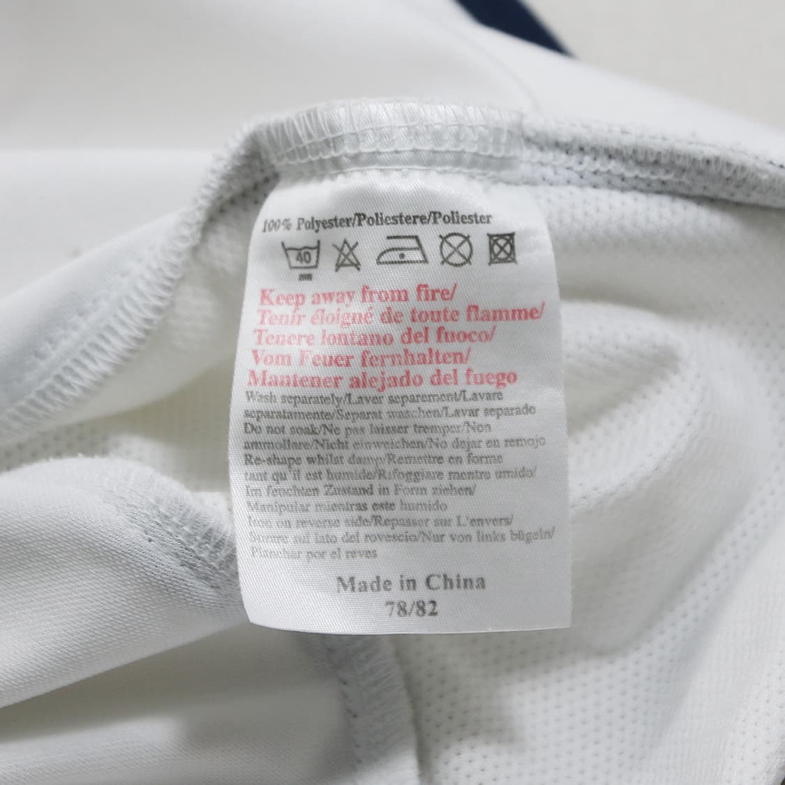 (착용컷) UMBRO 01~03 잉글랜드 유니폼 상의 (남성용 108) 상품이미지7