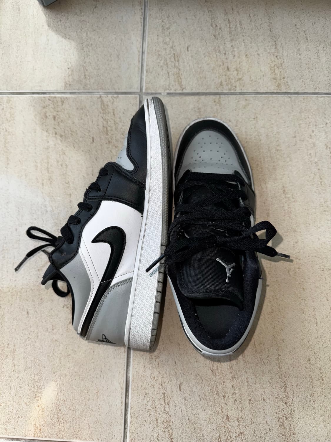 조던 1 로우 라이트 스모크 그레이 블랙 상품이미지2