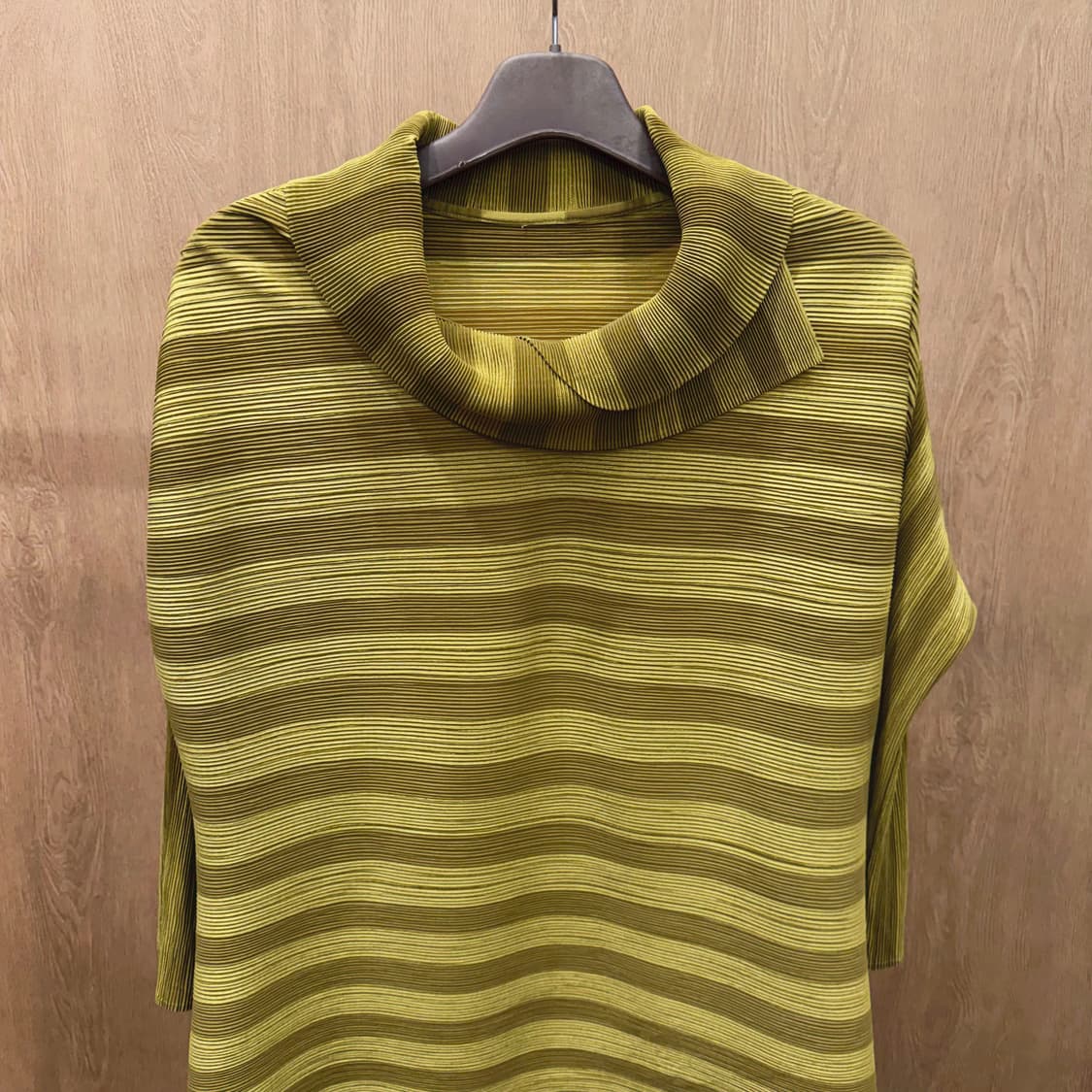 빈티지 하이넥 플리츠 톱 웨이브 스트라이프 드롭 숄더 디테일 옐로우 상품이미지4