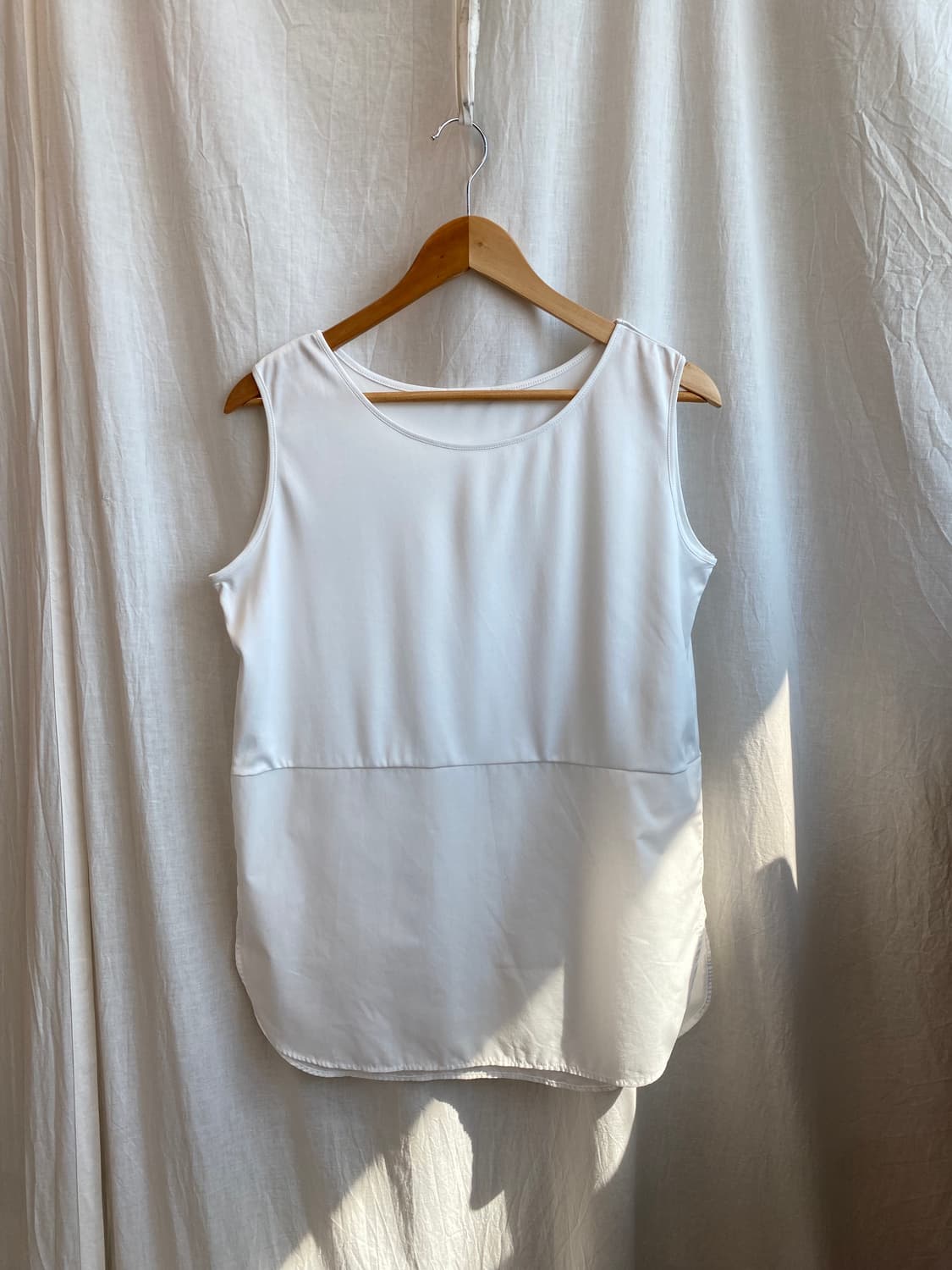 GU 화이트 슬리브리스탑(M) 상품이미지1