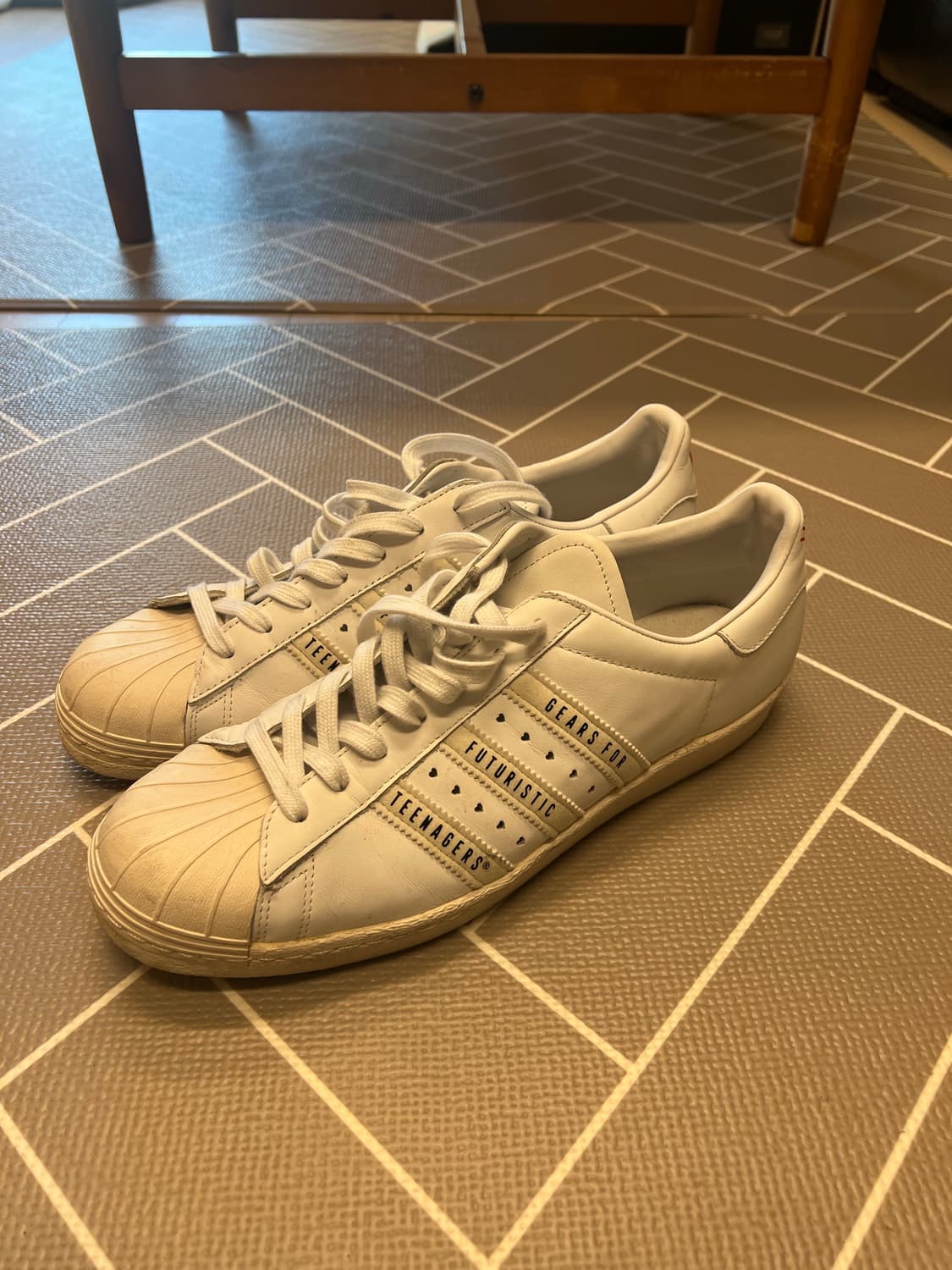 휴먼메이드 아디다스 슈퍼스타 회이트 상품이미지1