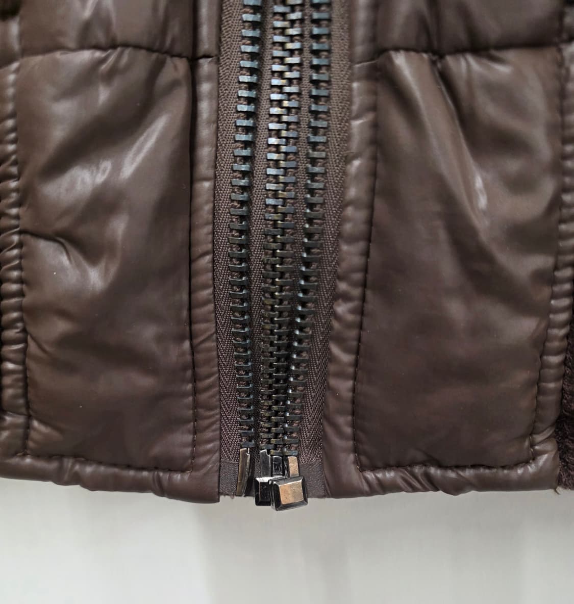 돌체앤가바나 남녀 멀티포켓지퍼 패딩자켓.
싸이즈  95 상품이미지10