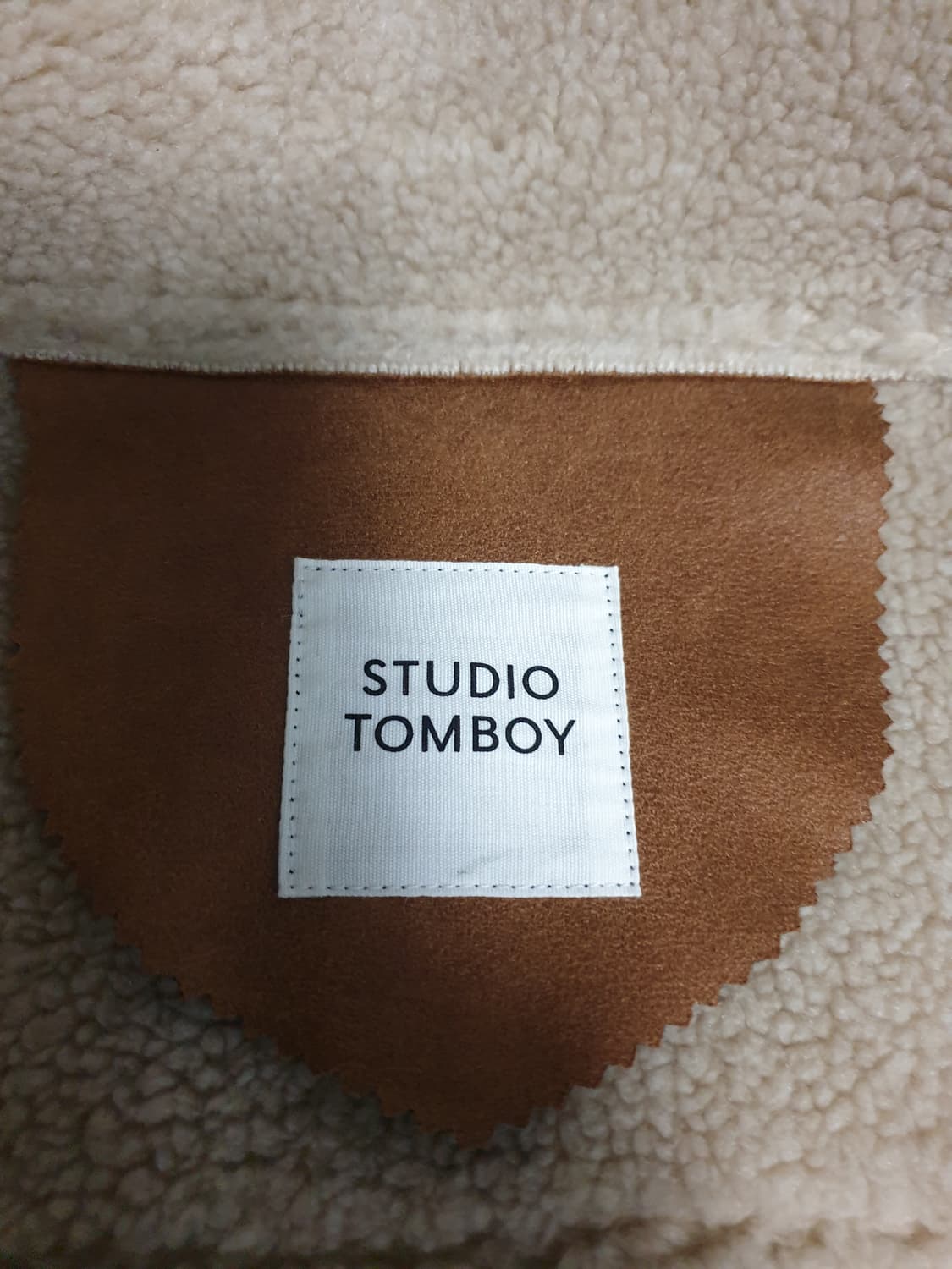 (단종 매물) 스튜디오톰보이 아웃투포켓 숏 무스탕 (F) 상품이미지5