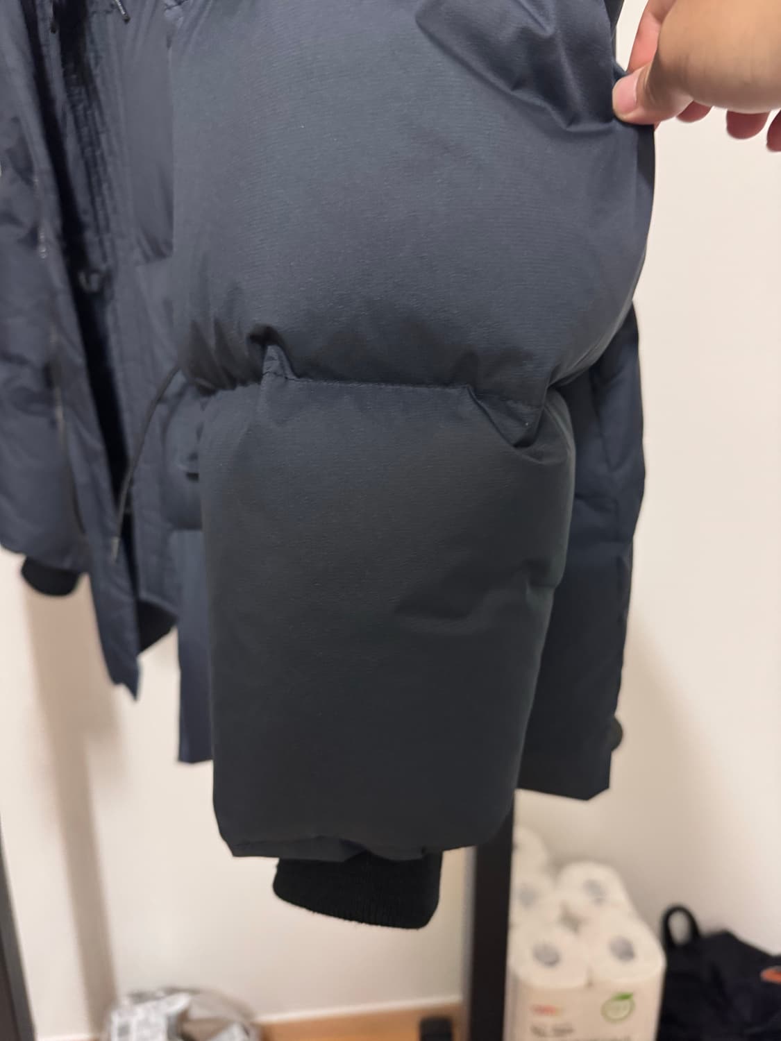 23fw 이스트로그 패딩 팝니다. (중고) 상품이미지3