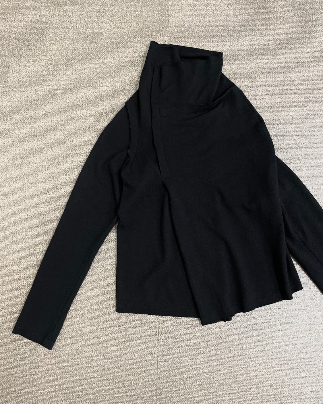 꼼데가르송 비대칭 컷앤쏘 니트 탑 상품이미지5