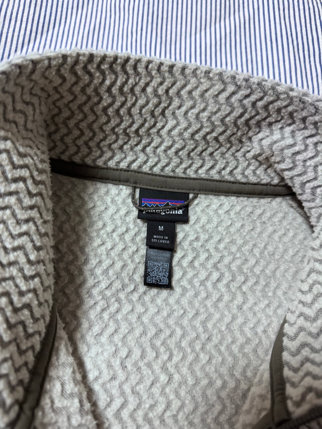 (SS급) 파타고니아 R1 에어 자켓 펠리컨 M 상품이미지7