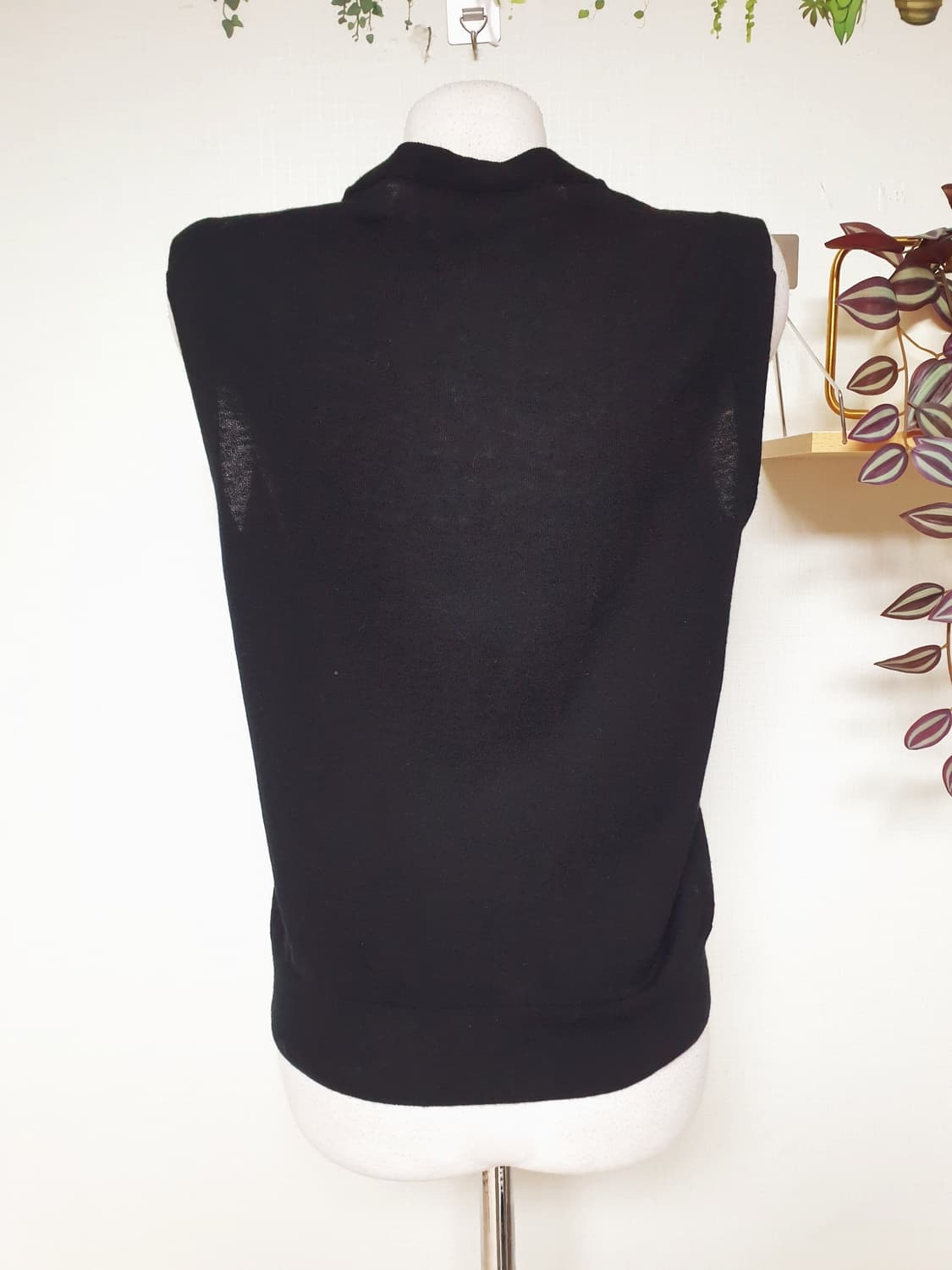 칼라거펠트 24SS 캐시미어 니트베스트 55 블랙 상품이미지7