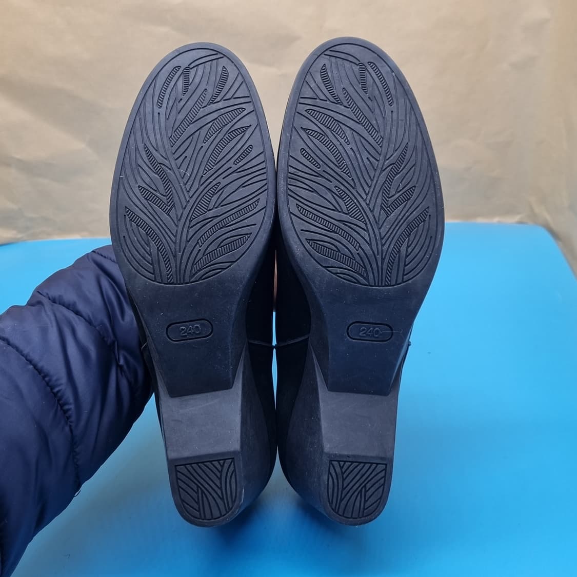 가이거 스웨이드 펌프스 240 굽5.5 상품이미지3