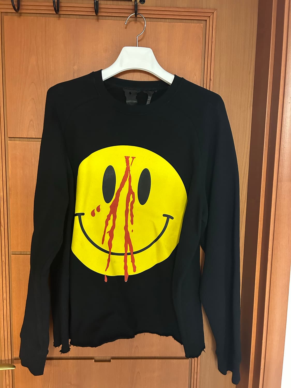 브이론 스마일리 스웻셔츠 상품이미지1