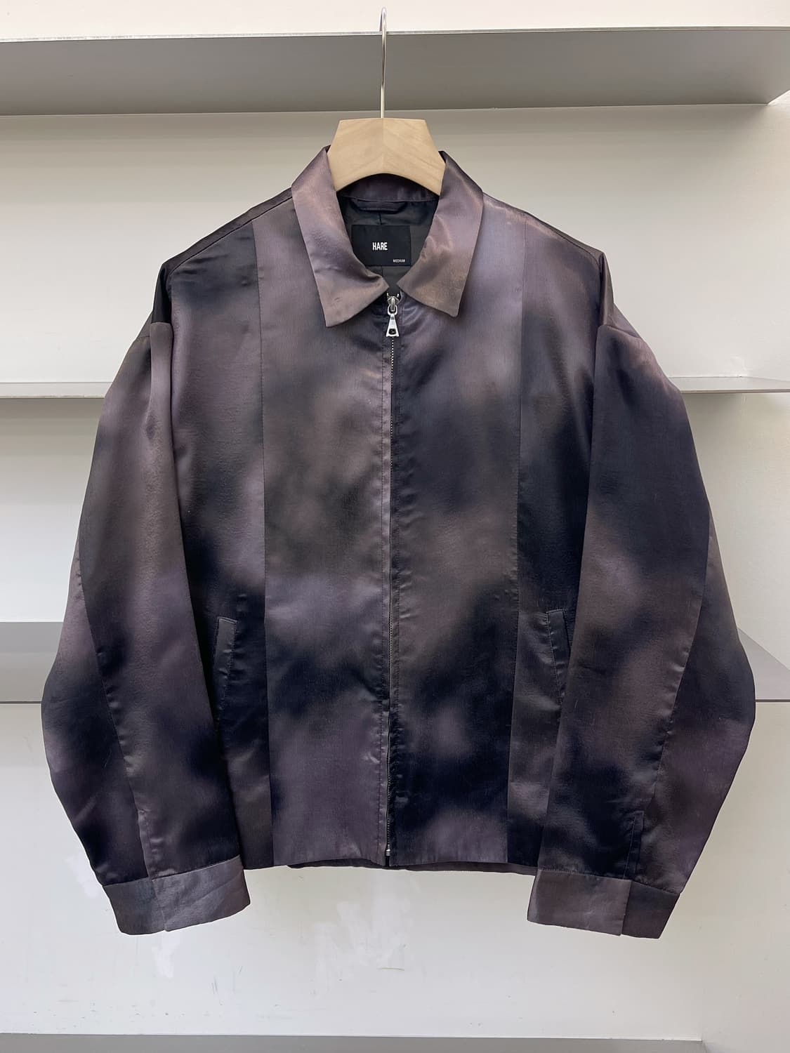 하레 그라디언트 새틴 집 자켓 상품이미지1