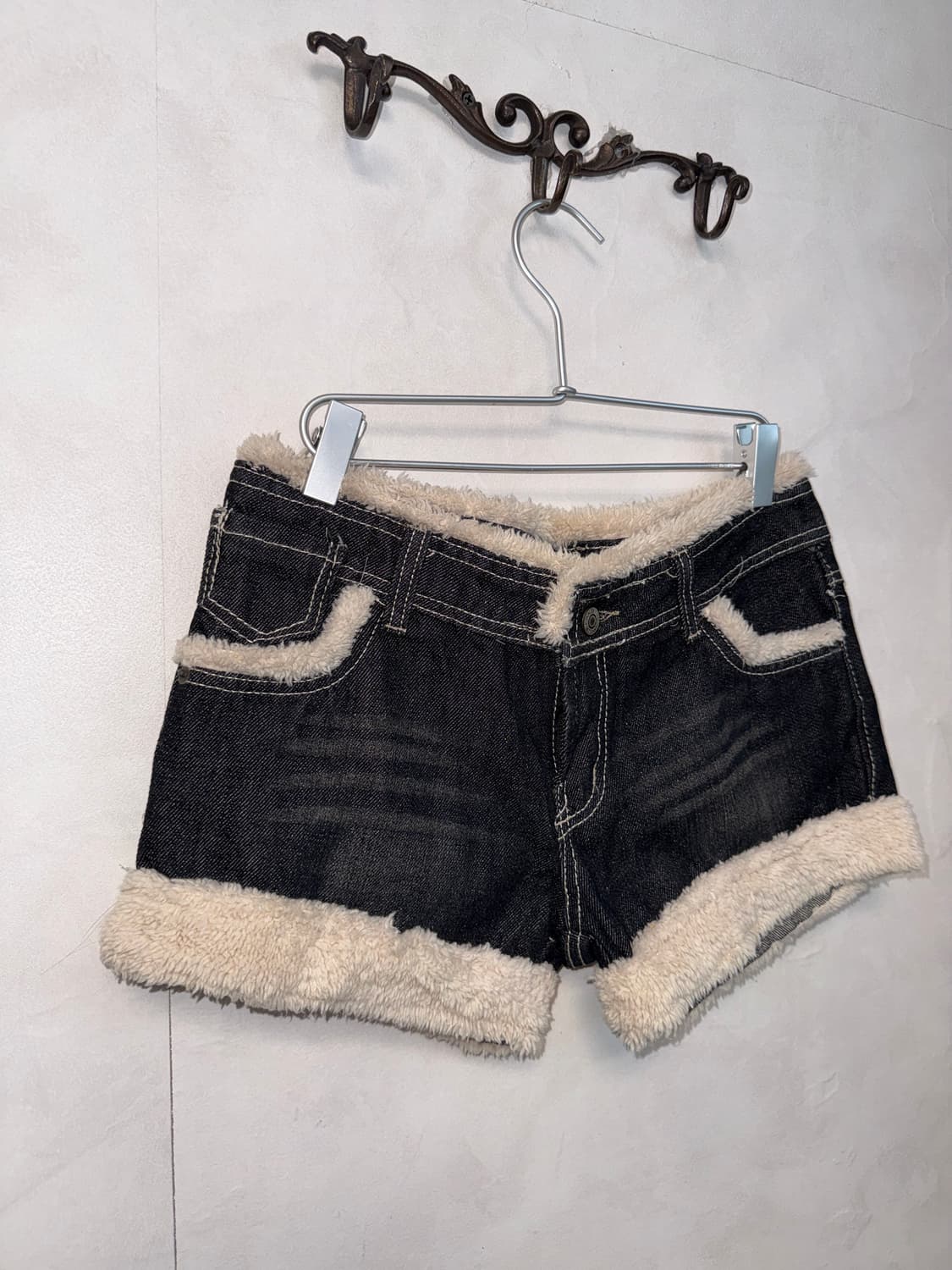 Black denim y2k duffle button fur shorts 상품이미지2