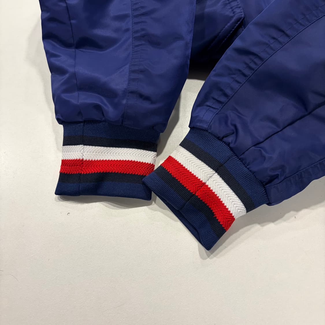 [M] 타미힐피거 빅로고 자수 봄버 자켓 네이비 D798 상품이미지6